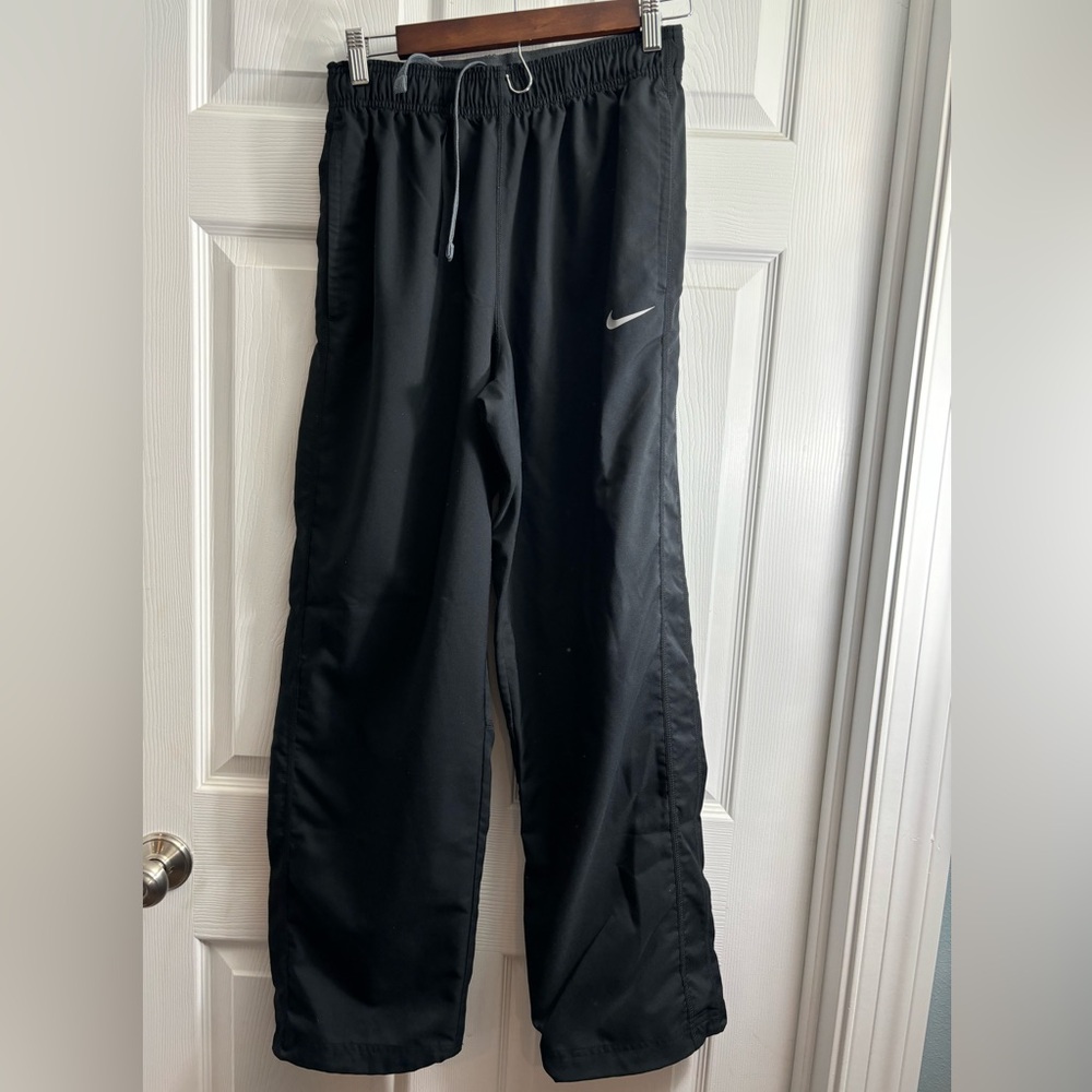 Men’s EUC NIKE dri fit pants size medium
